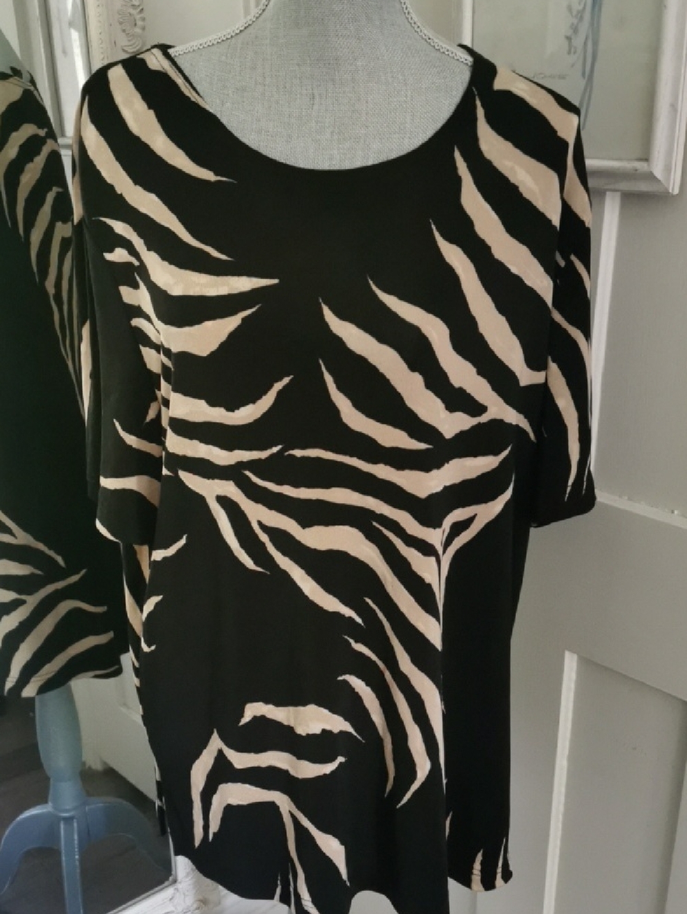 Womens Vintage Michel Antoni Abstract Artsy Zebra Print Top . 1X